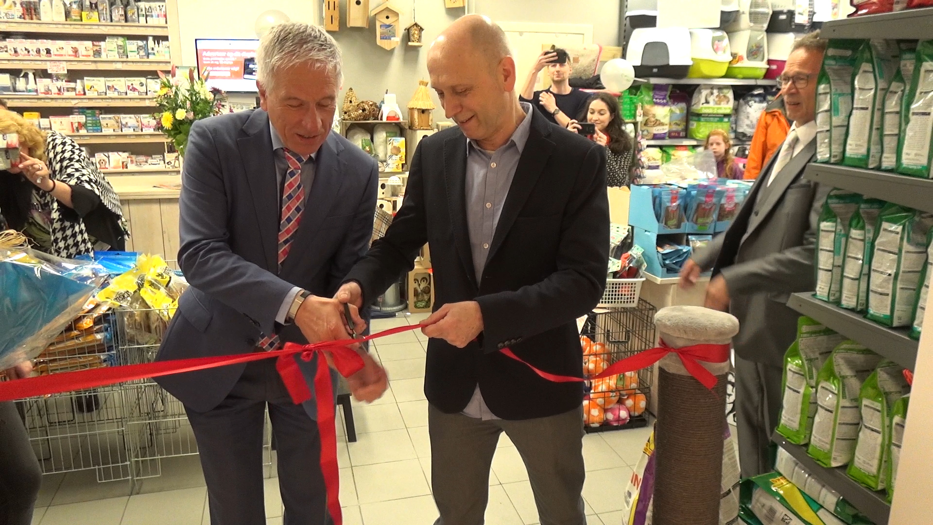 VIDEO: Wethouder opent vernieuwde ARA