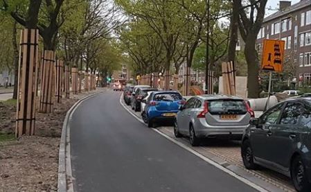 Uitvoegstrook hulpdiensten nu gebruikt als parkeerplek