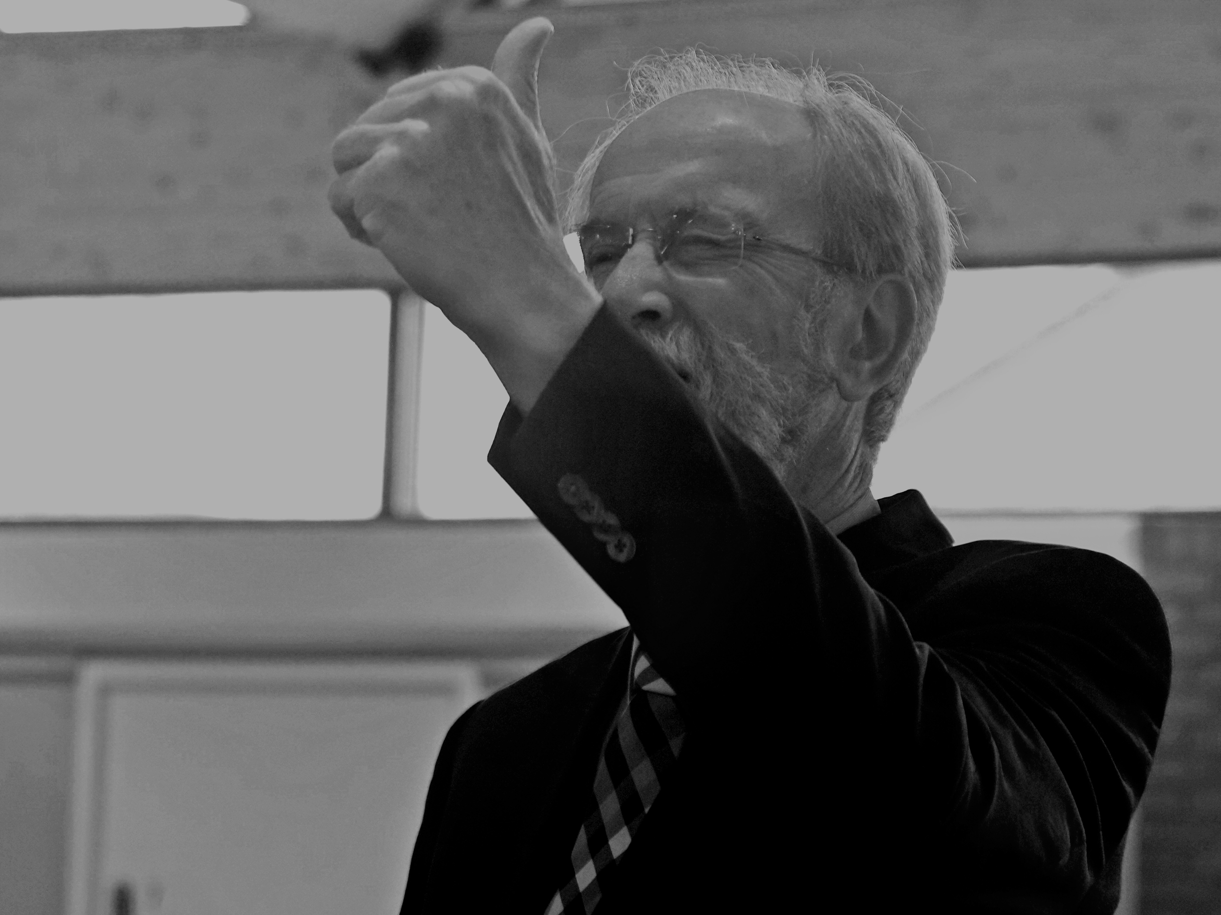 Eerste Buurtknip uitgereikt aan Auticafé Eerste Buurtknip uitgereikt aan Auticafé