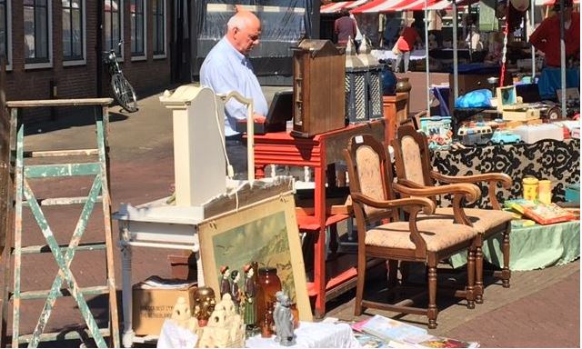 Antiek- en curiosamarkt weer in Oud Rijswijk