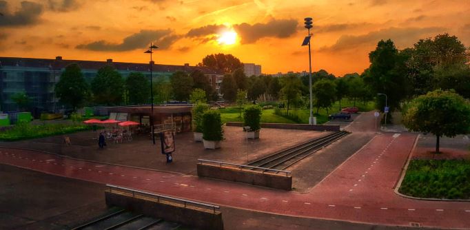 Zomerse en sfeervolle avondfoto in Rijswijk
