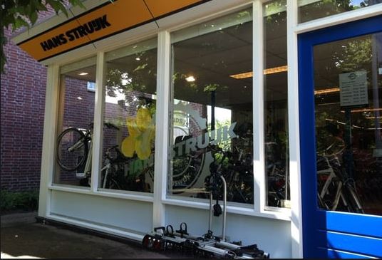 Fietsenwinkels van Hans Struijk staan te koop