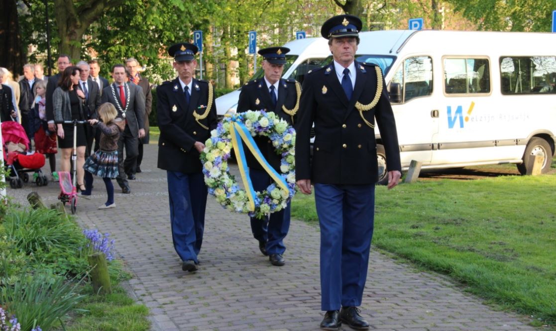 College bij herdenking voor gevallenen