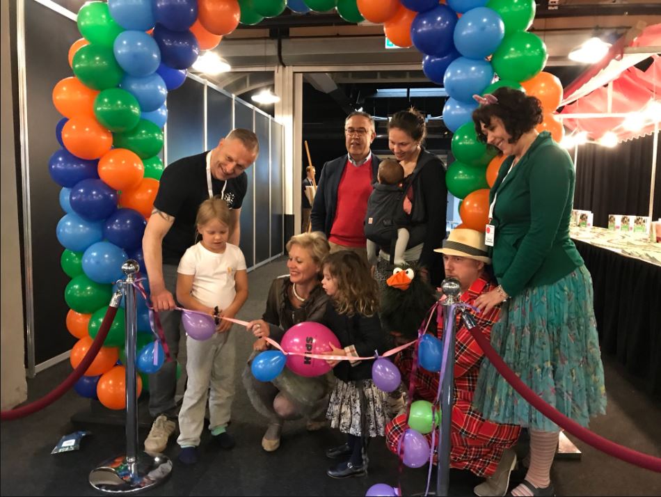 Wethouder opent met kids de beurs