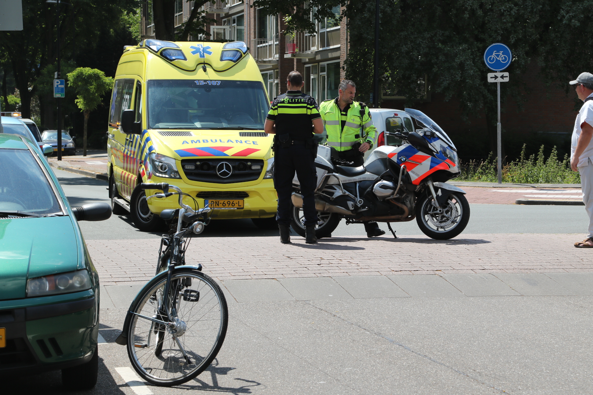 FOTO: Fietser aangereden op Margrietsingel