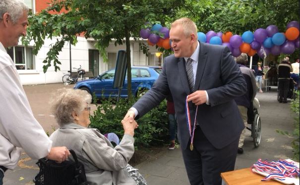 Uitreiking medailles door Wethouder Jorke van der Pol