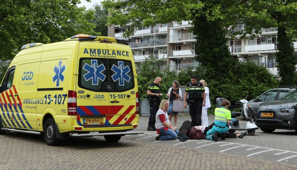Aanrijding auto met scooter Briandstraat