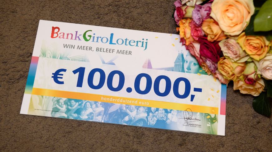 Bewoners Lange Dreef winnen samen 100.000 euro
