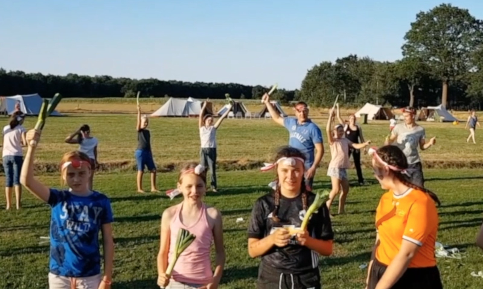 Video: Zomerkamp YMCA Rijswijk gezellig bij de meiden op dinsdag