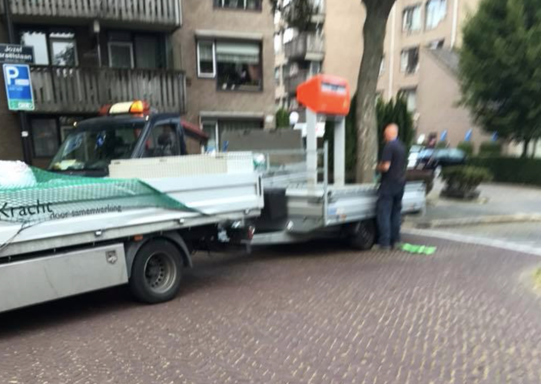 Rijswijkers woedend na weghalen brievenbus