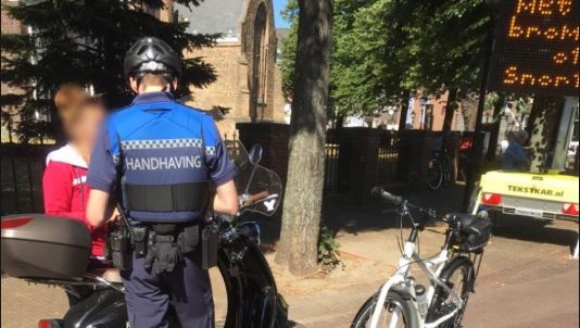 Tien bekeuringen, nu nog zaterdag tweewielervrij