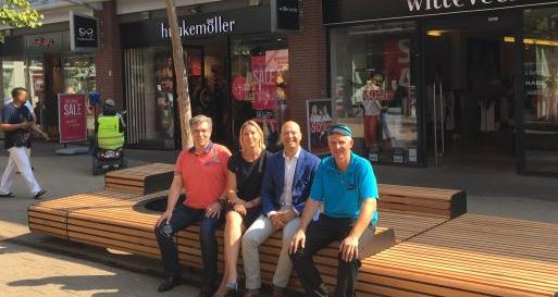 Nieuwe banken en afvalbakken in De Bogaard