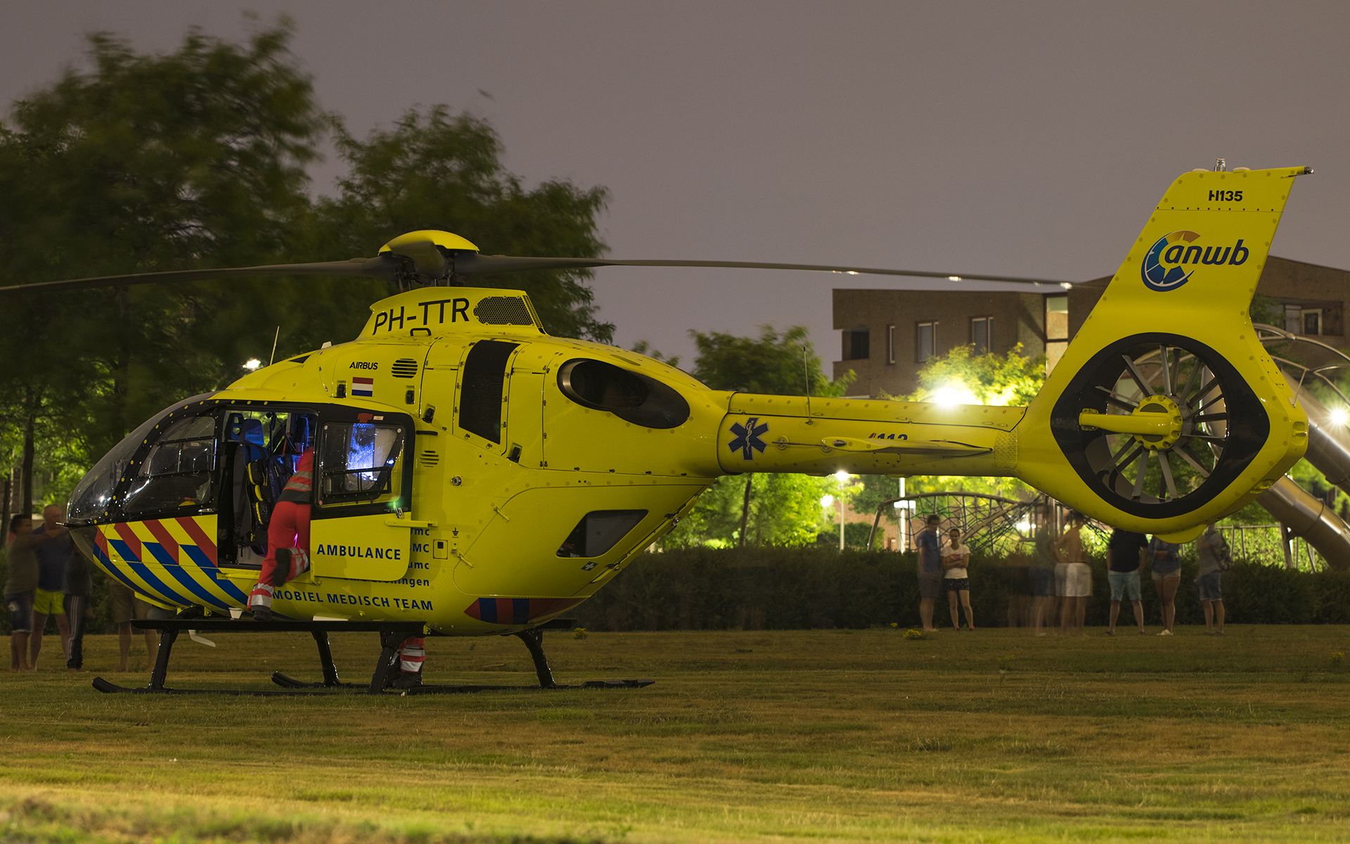 Traumaheli uit Amsterdam naar noodsituatie Rijswijk