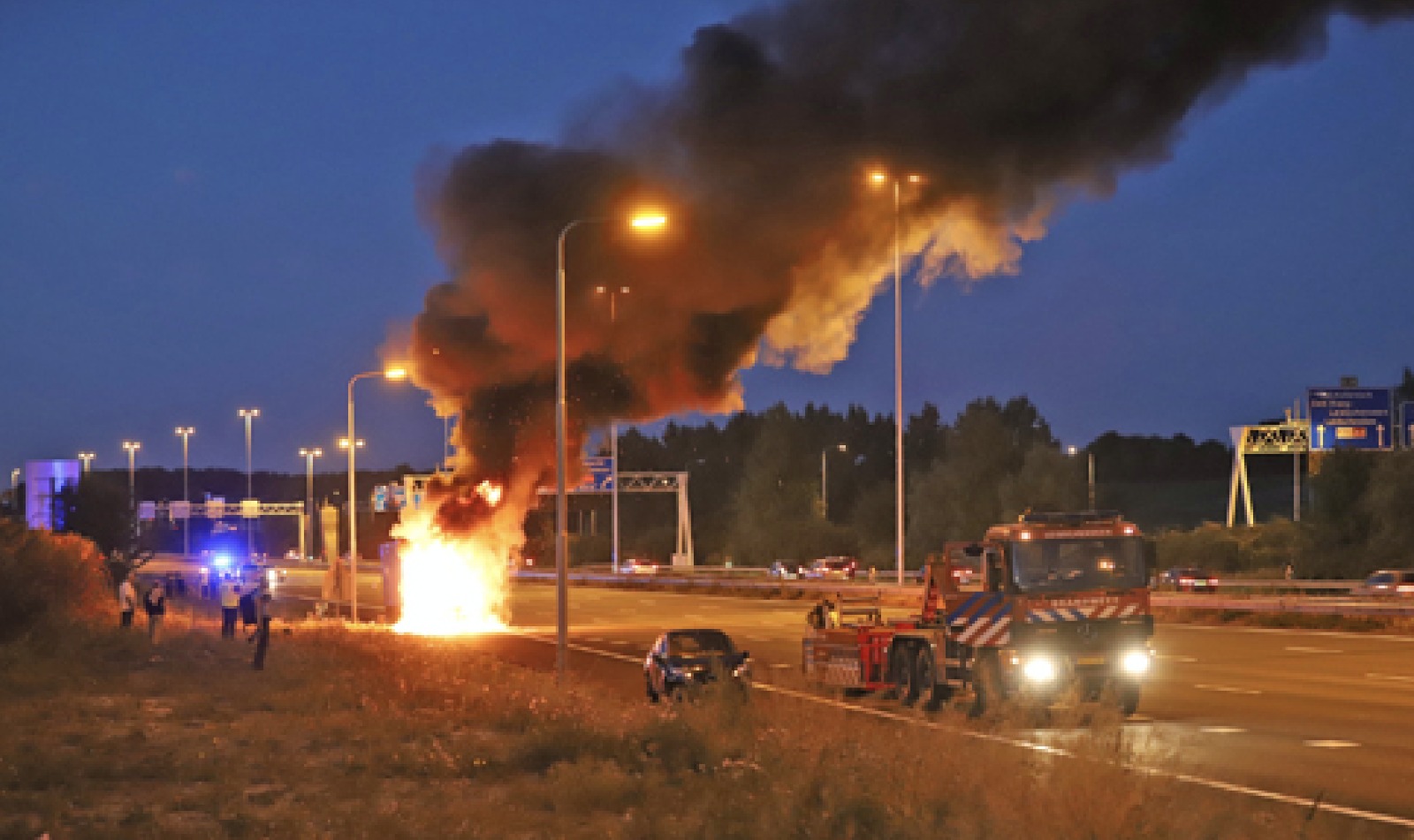 A4 Bij Rijswijk afgesloten door brandende vrachtwagen