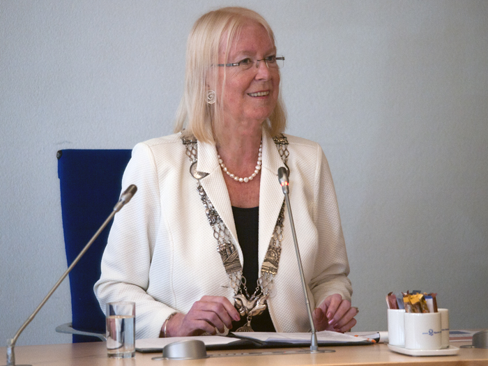 Burgemeester Francisca Ravestein verwelkomt nieuwe Nederlanders