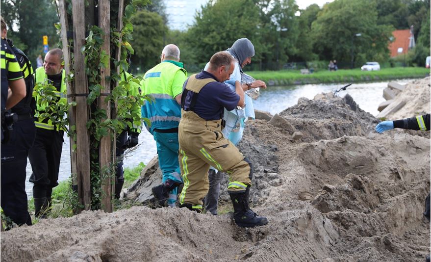Man raakt te water langs Delftweg Rijswijk