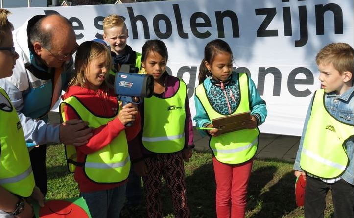 Leeuwendaal kids meten snelheid met lasergun