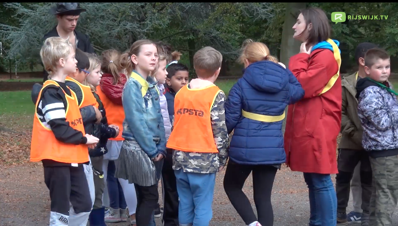 [VIDEO] Boekenwurmbos bij Don Bosco Rijswijk