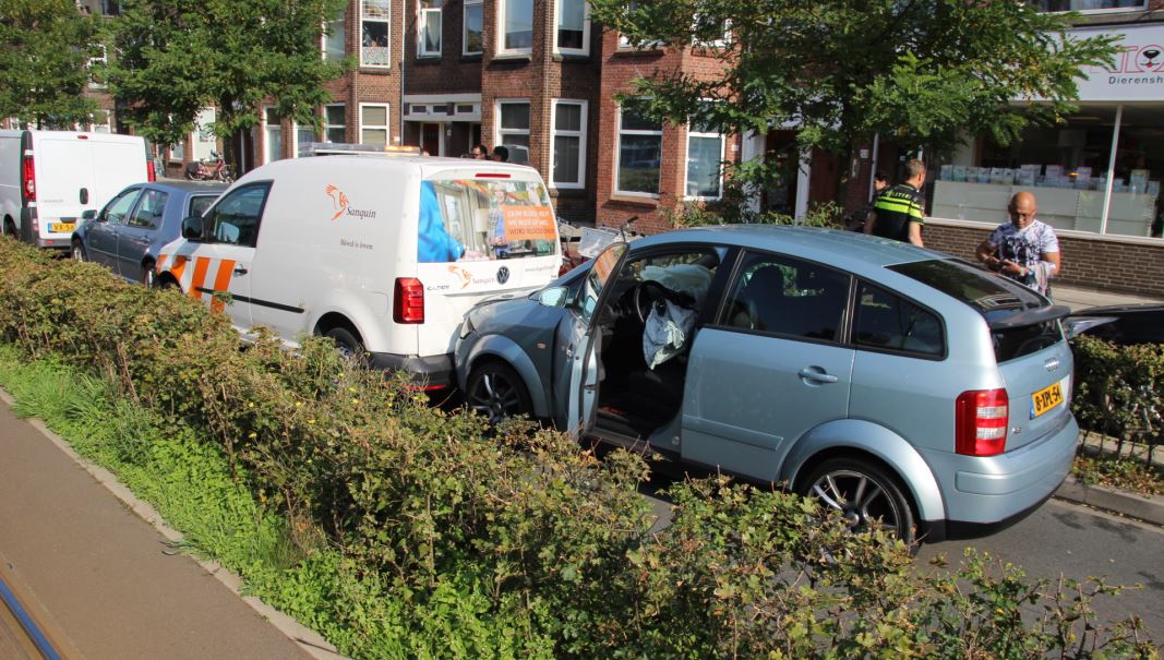 Verkeeschaos door aanrijding op Haagweg