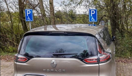 380 euro bekeuring voor parkeren op invalidenplek