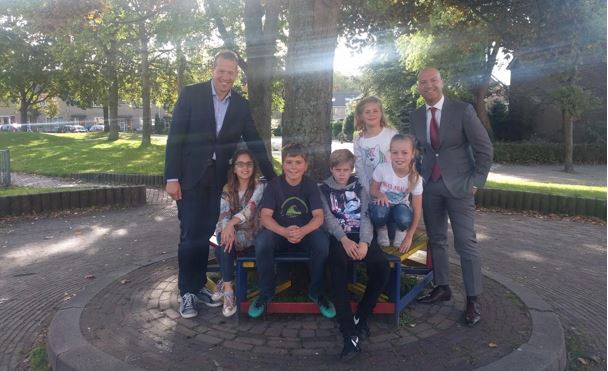 Wethouder Van de Laar spreekt met leerlingenraad Petrusschool