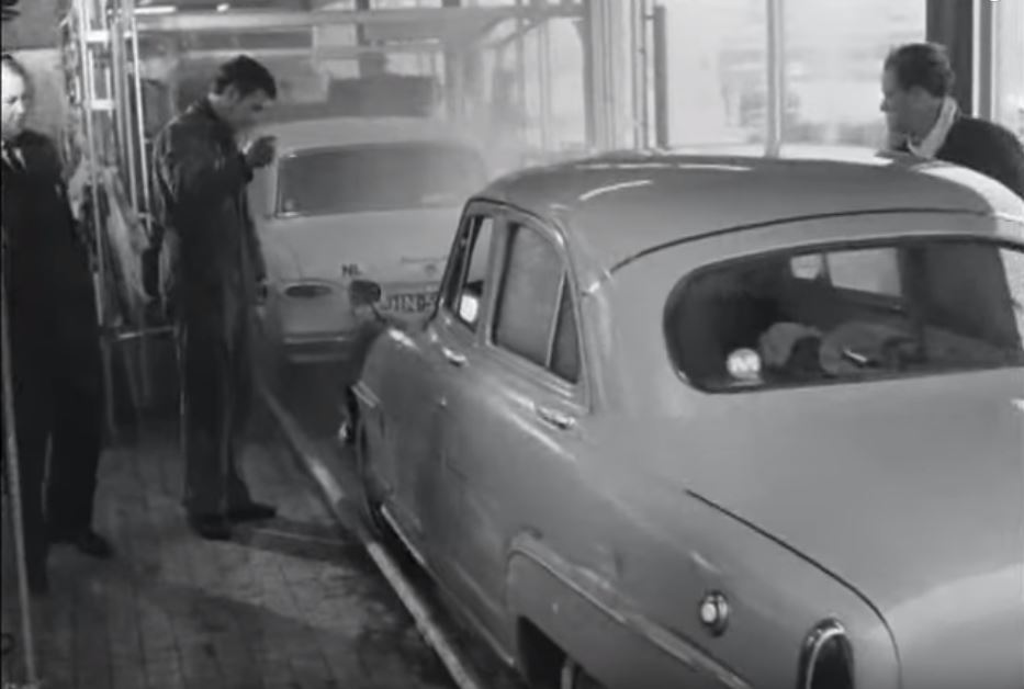 Moderne installatie (1965) wast 500 auto’s per dag