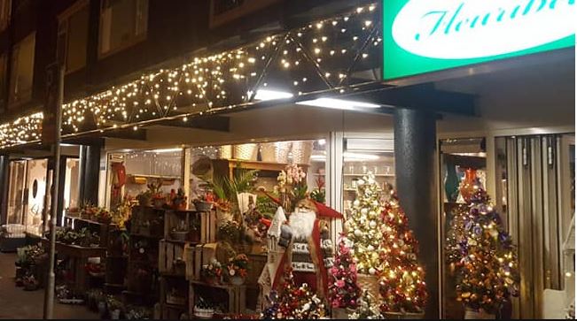Sfeerverlichting bij winkels Colijnlaan