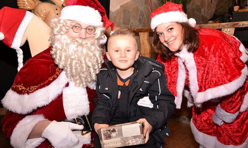 Gezellige Lichtjesmarkt in Steenvoorde-Zuid