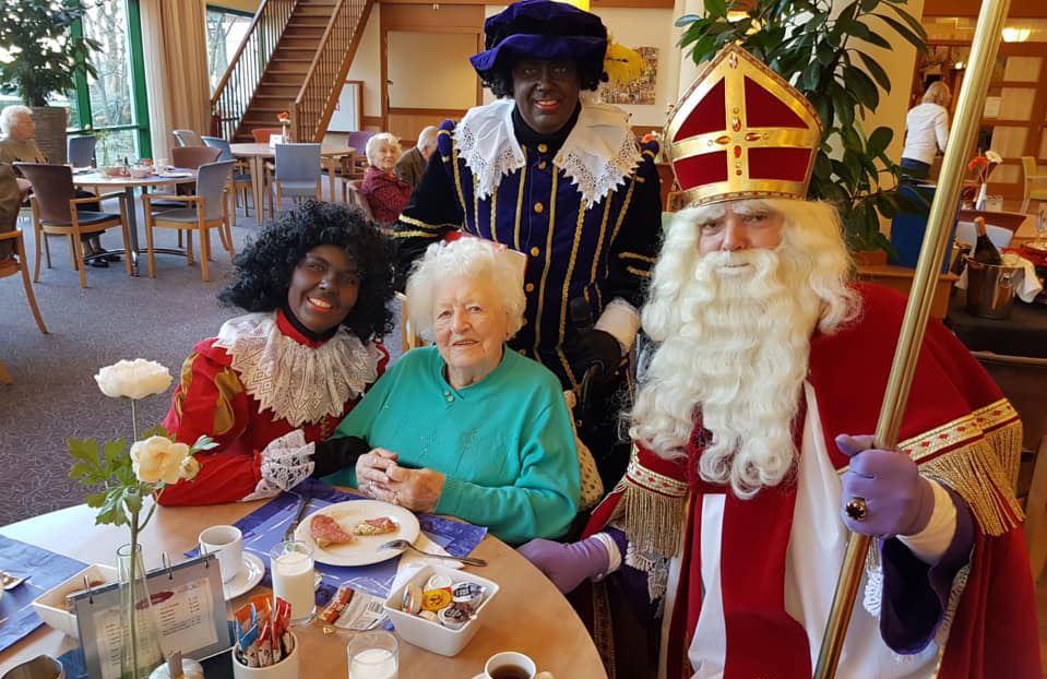 Onverwacht bezoek van Sinterklaas in Onderwatershof