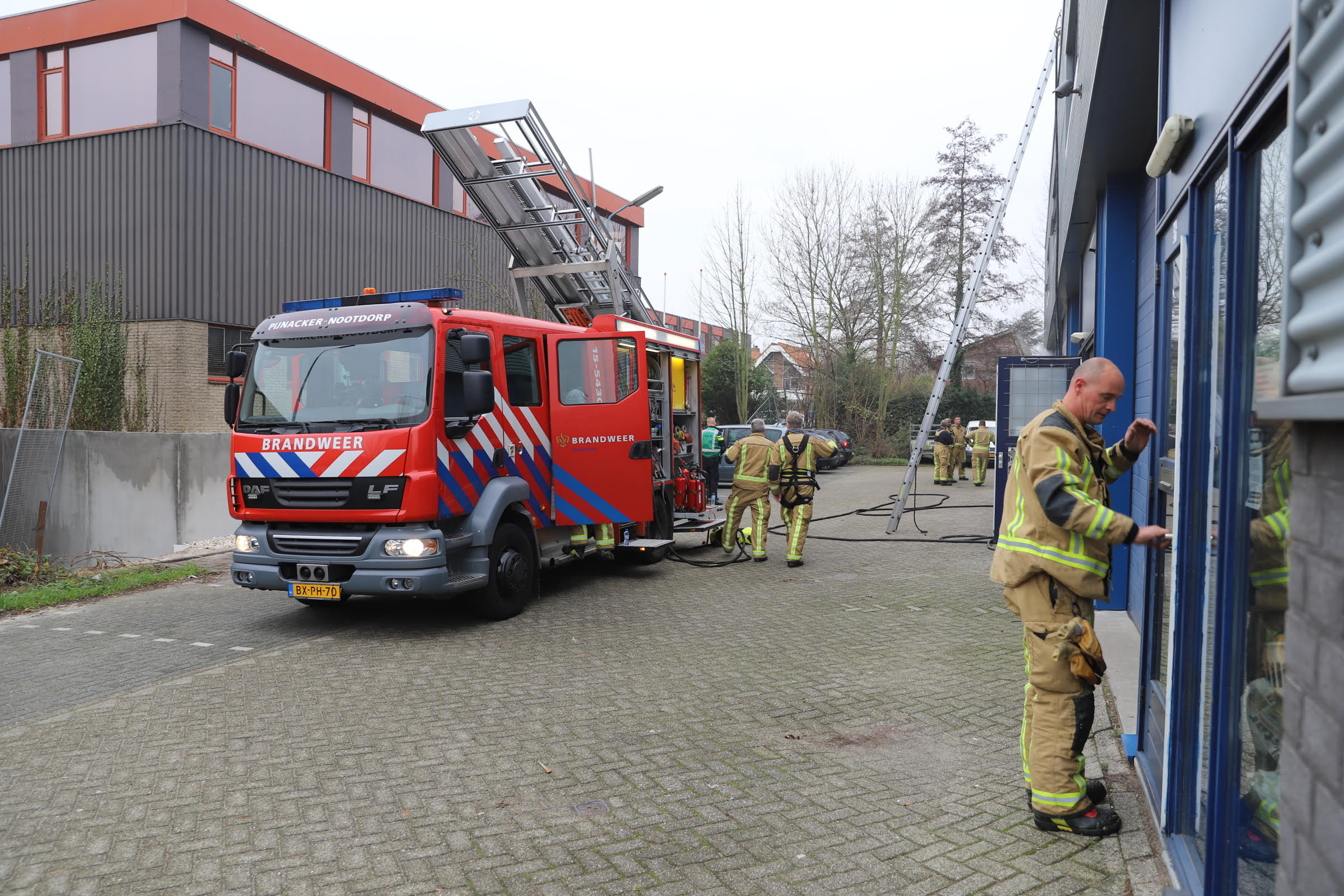 Brand in bedrijfspand Pijnacker