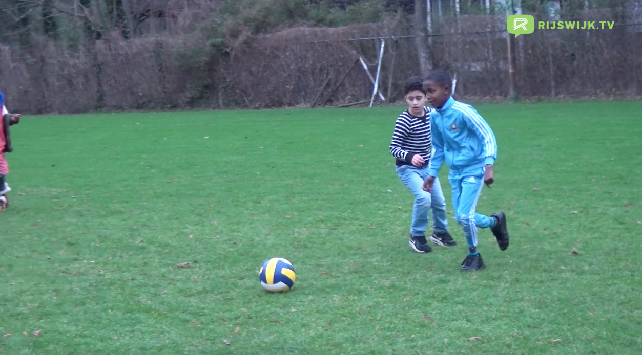 [VIDEO] AZC kinderen vermaken zich bij Don Bosco