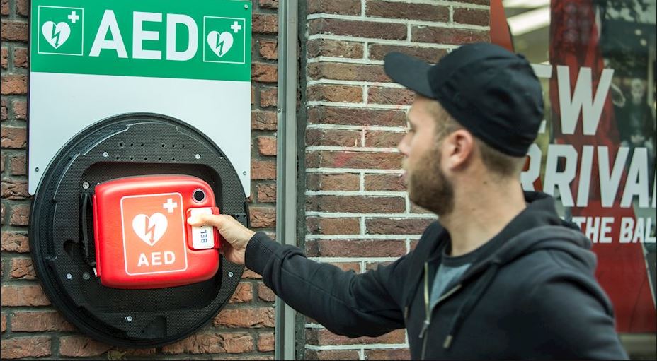 Rijswijk krijgt 7 AED’s van Connexxion