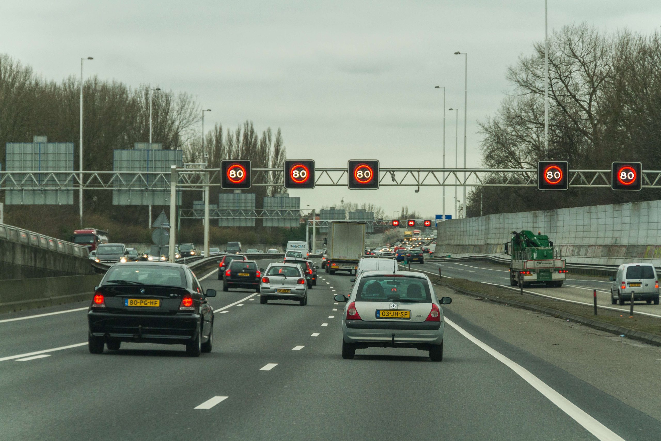 A13 richting Den Haag afgesloten wegens werkzaamheden. Ook kans op vertraging op A4 richting Leiden