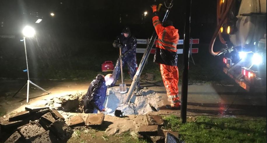 Dunea monteurs herstellen lek in Rijswijk