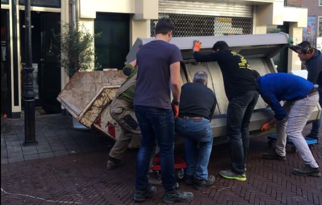 Sloop Vrijenhoek slagerij in volle gang