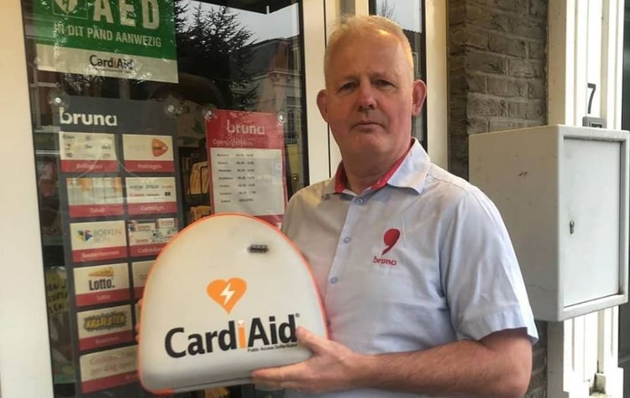 Nog een AED in Oud Rijswijk, nu bij de Bruna