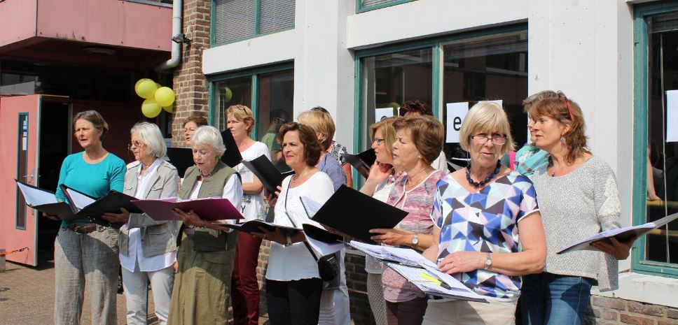 Koor zingt ‘Van Bach tot Beatles’ zingt in Steenvoorde