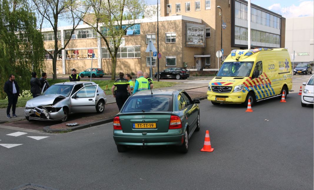 Weer aanrijding op beruchte kruising
