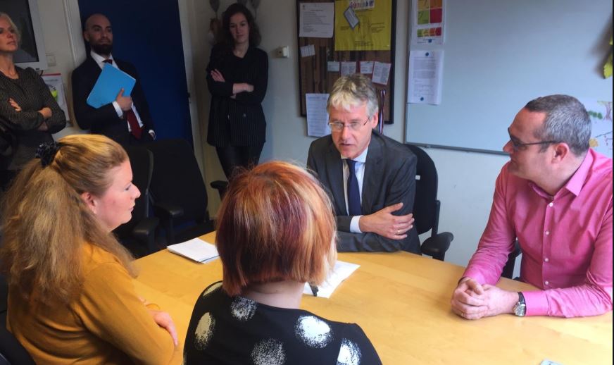 Minister Arie Slob bezoekt Rijswijkse Snijderschool