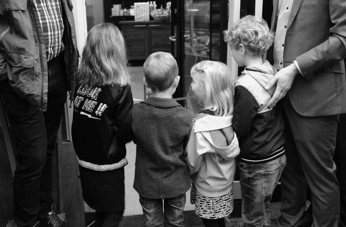 Kleinkinderen openen verbouwde slagerij Vrijenhoek