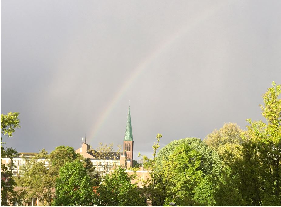 Regenboog boven Rijswijk