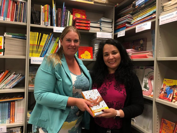 Oostland Literair schenkt 100 kinderboeken aan Biblionef