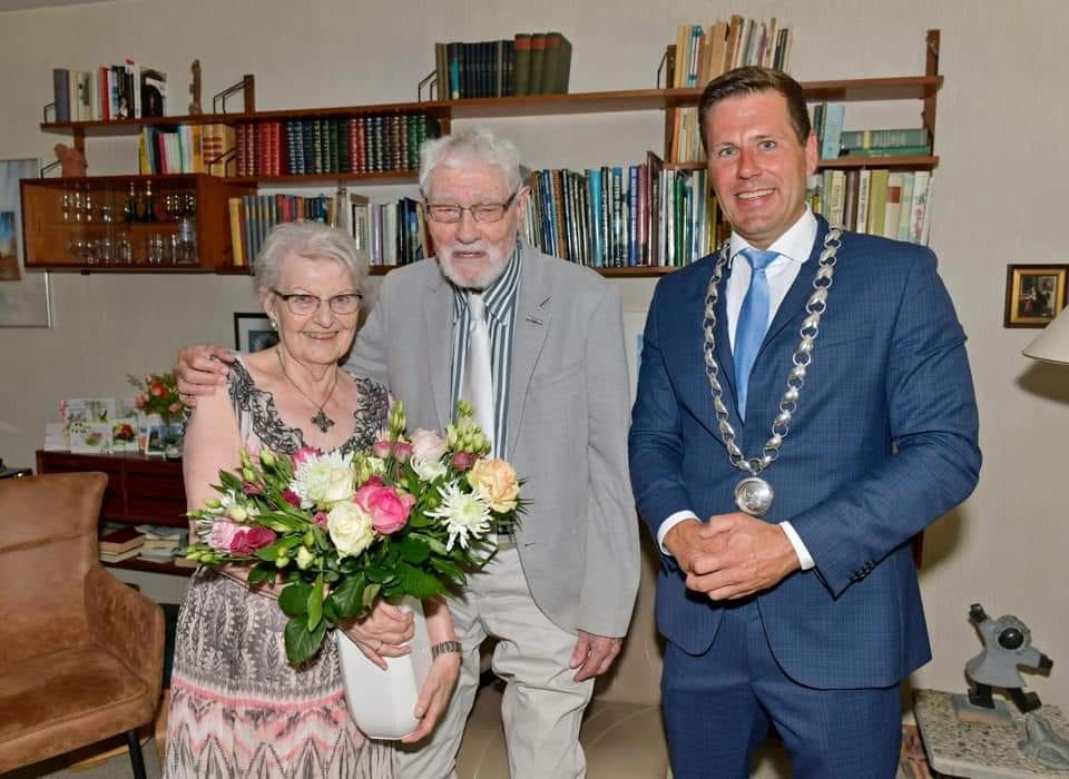 Loco-burgemeester Lugthart naar 60 jaar huwelijksgeluk