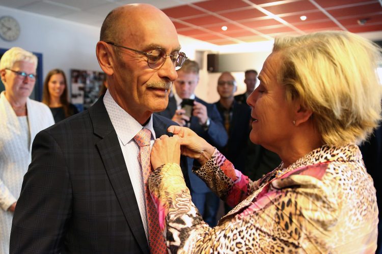 Koninklijke Onderscheiding voor kolonel der mariniers b.d. Jan Rijken