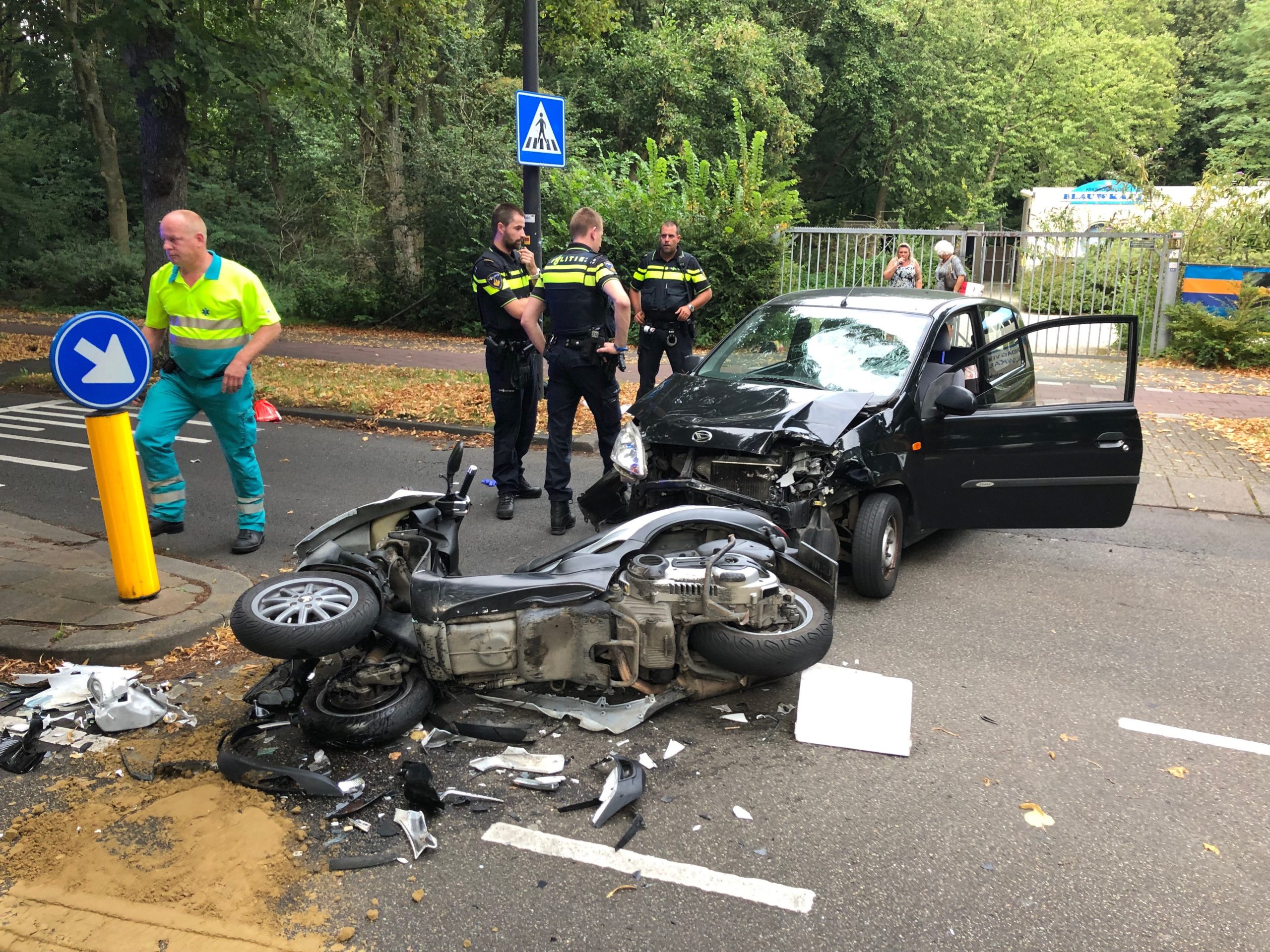 Flinke aanrijding Huis te Landelaan Rijswijk Flinke aanrijding Huis te Landelaan Rijswijk