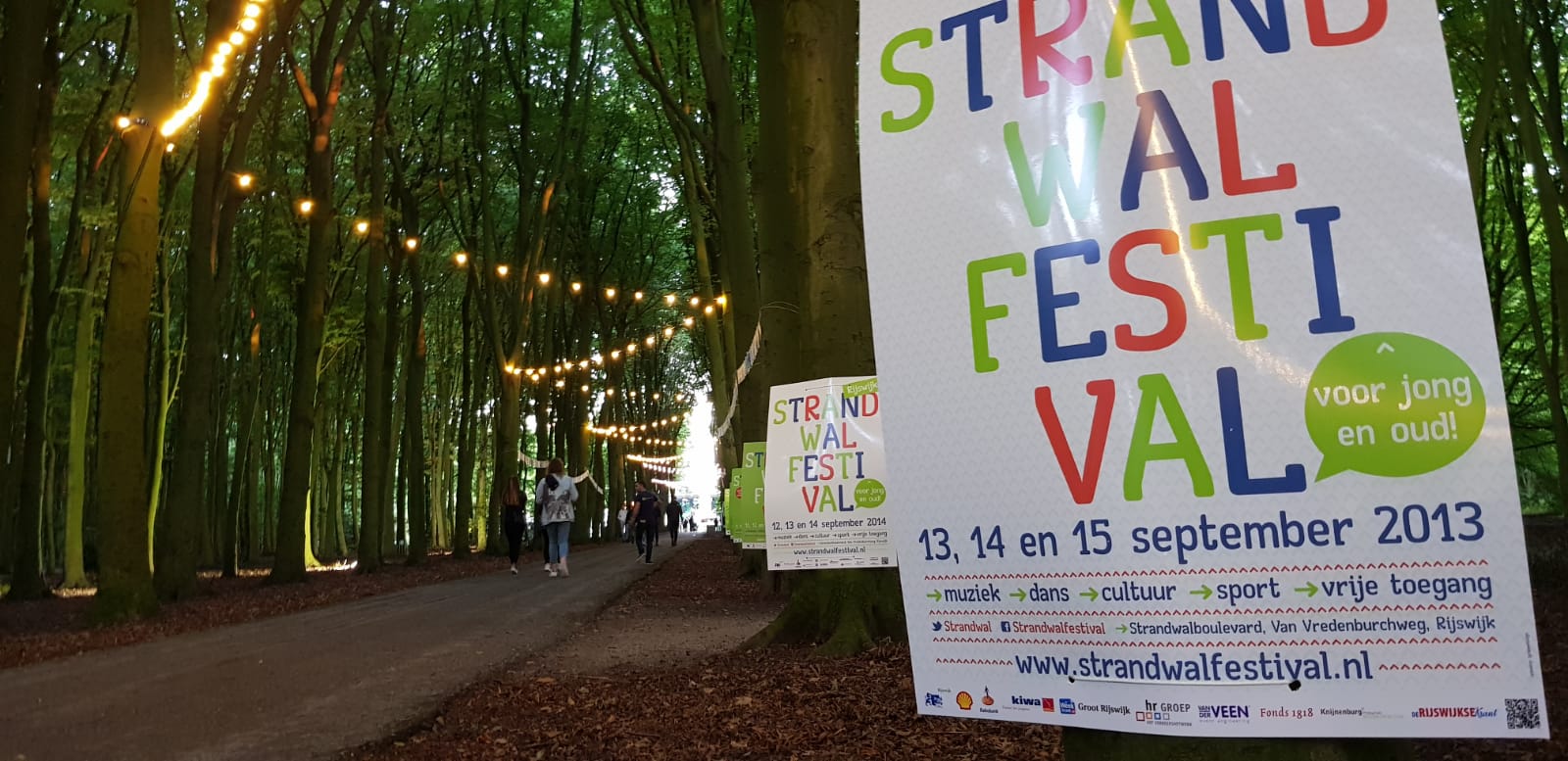 [VIDEO] Strandwalfestival Rijswijk ging van start met drukbezochte startavond