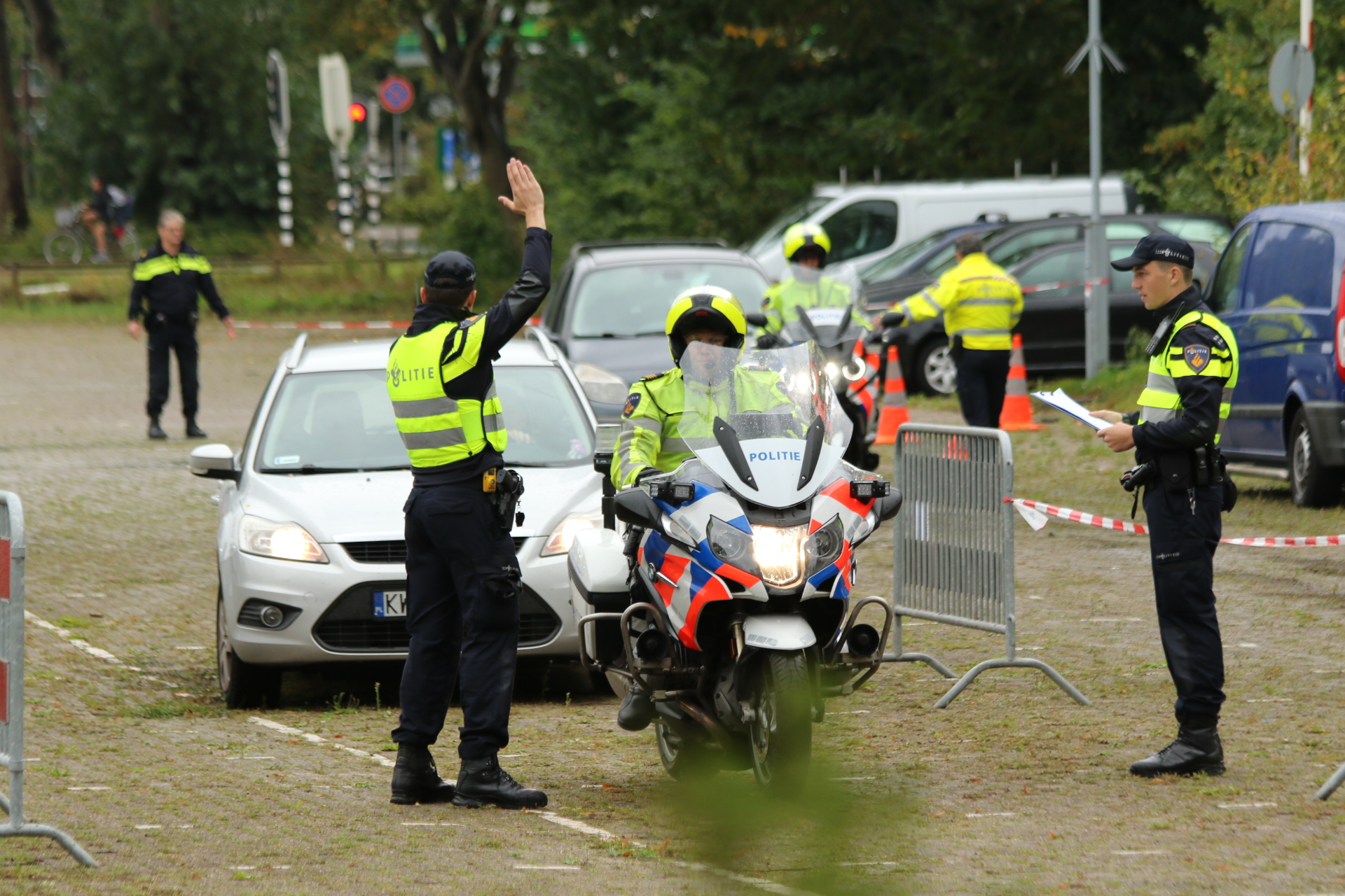 Grote politiecontrole op Prinses Beatrixlaan Rijswijk