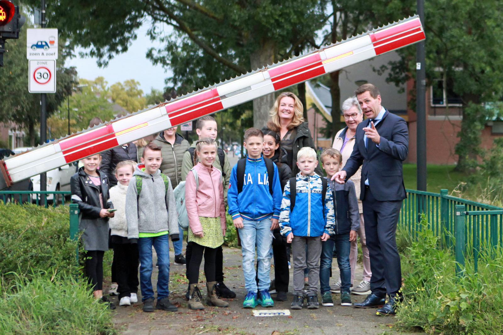 Kids Wethouder Brederodeschool gingen vanmorgen lopend naar school