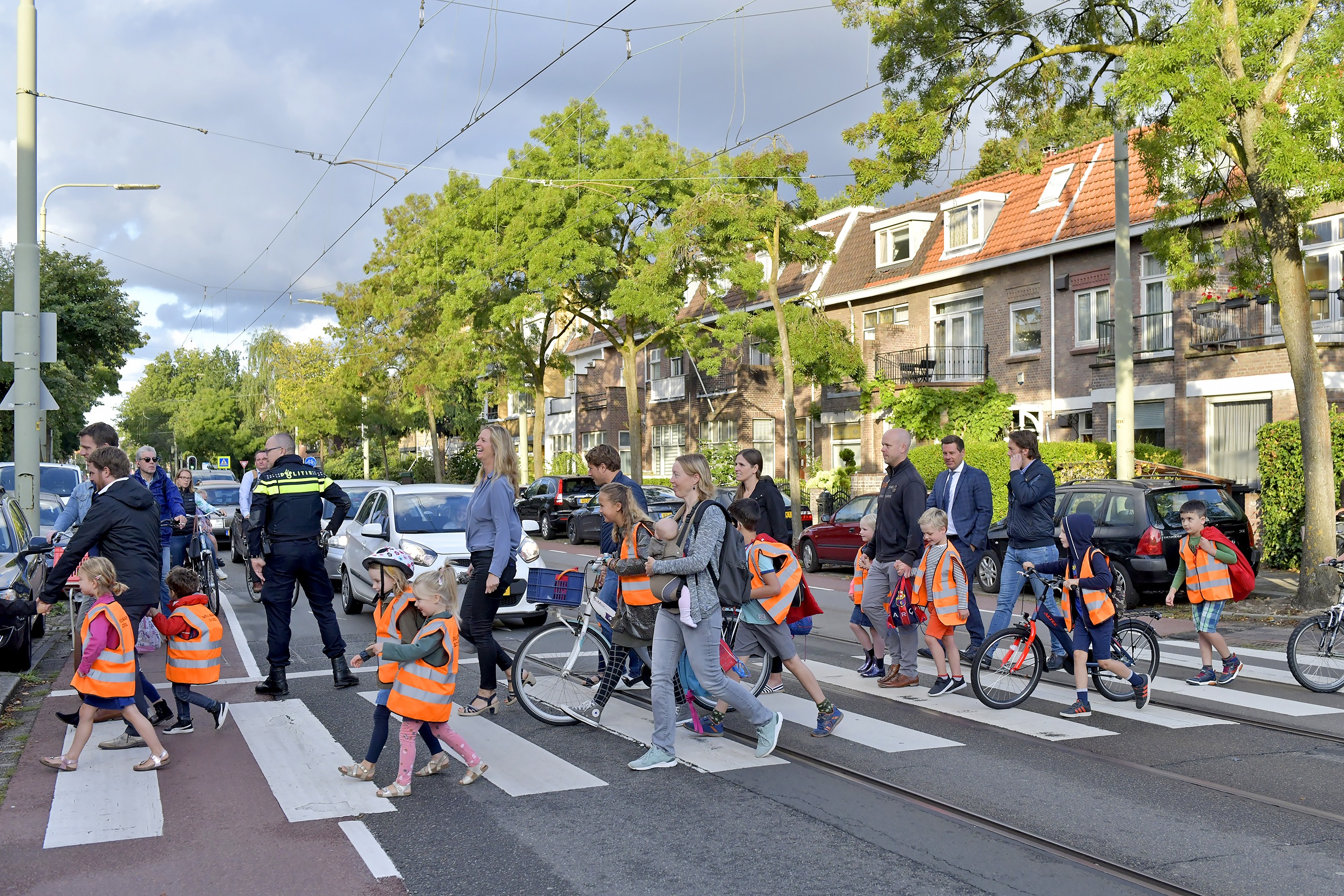 Kinderdemonstratie voor gevaarlijke Geestbrugweg