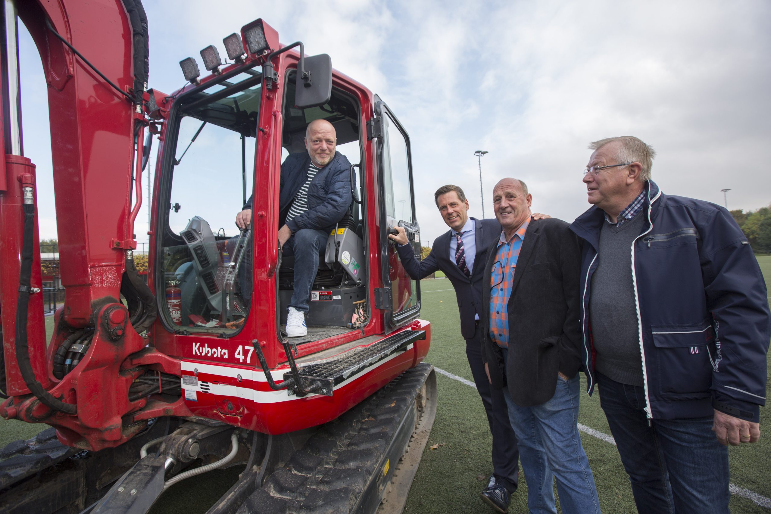 [VIDEO] Kunstgrasvelden worden na 10 jaar eindelijk vervangen